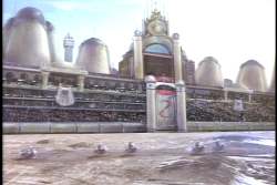 "Hey, is this an audience or an oil painting?"