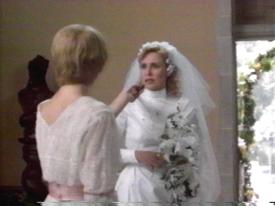 "Eat it! Eat the cookie!"